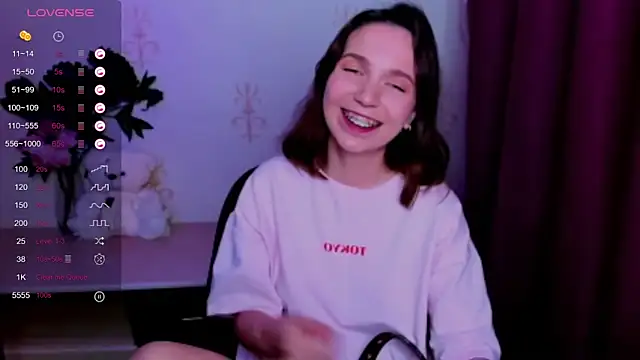 Chat +18 de KindHazelHere_ ao vivo