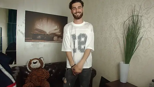 KyloEast Live XXX-chat