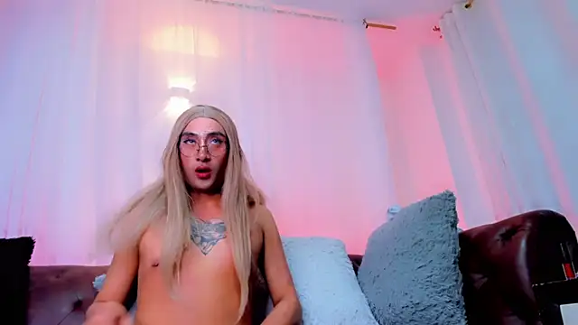 BadKittyTS élő XXX-chatje