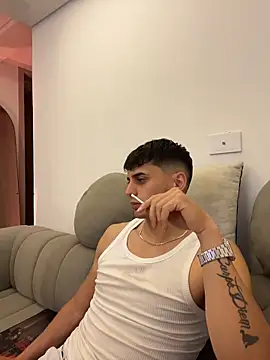 MarkAiken Adlı Modelin Canlı XXX Sohbeti