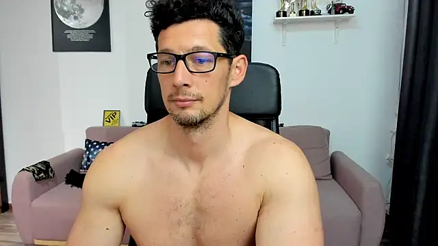 BrutusK08n Live XXX chat