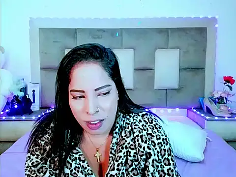 indiantopaz694u Webcam-Show