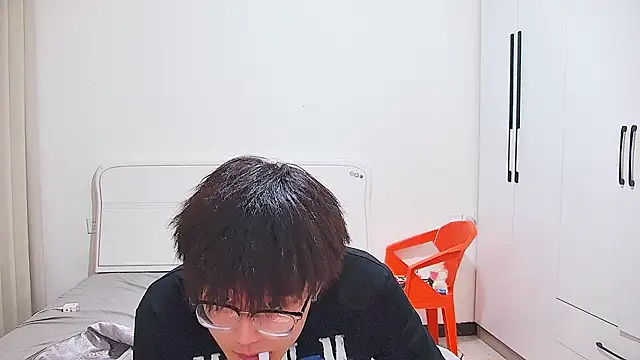 KK-cuteboy Show Webcam