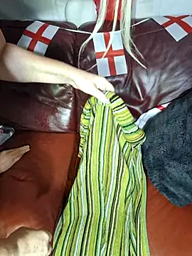 Bella_Squirts XXX чат на живо