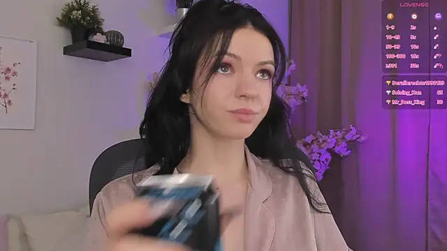 Luna_Come Adlı Modelin Canlı XXX Sohbeti