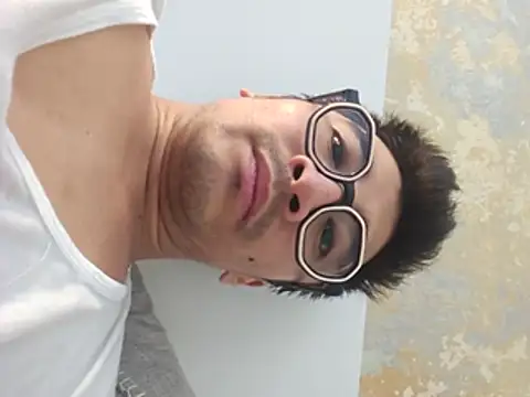 Lokomo32 Webcam show