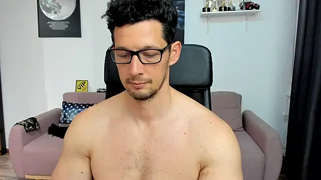 BrutusK08 Webcam show