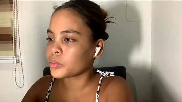 Bunny_Kisss Pertunjukan Webcam