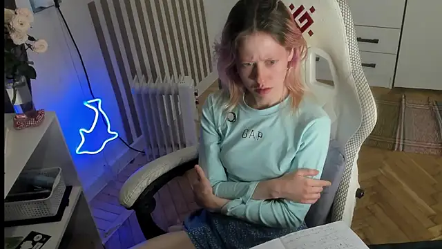 Silly__Milly Chat XXX in diretta