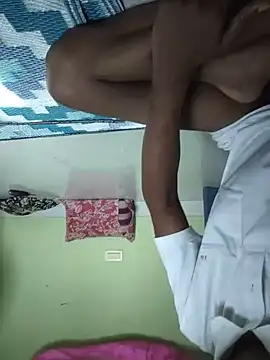 Chat +18 de Your-Manu ao vivo