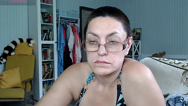 Chat +18 de BloomingAllure ao vivo