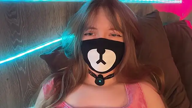 Your_Little_Bear live XXX chat