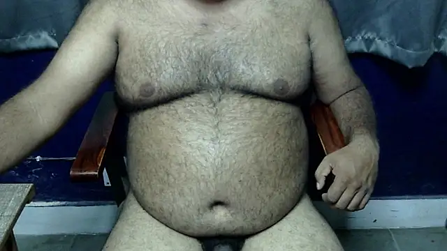 Show modela hairysubcub_70 na web-kameri
