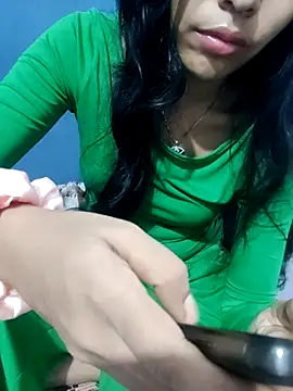 Koziekylie Adlı Modelin Canlı XXX Sohbeti