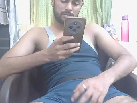 StubborndesiboyのライブXXXチャット