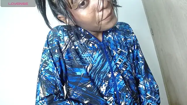 avaleri_cherry's Live XXX Chat
