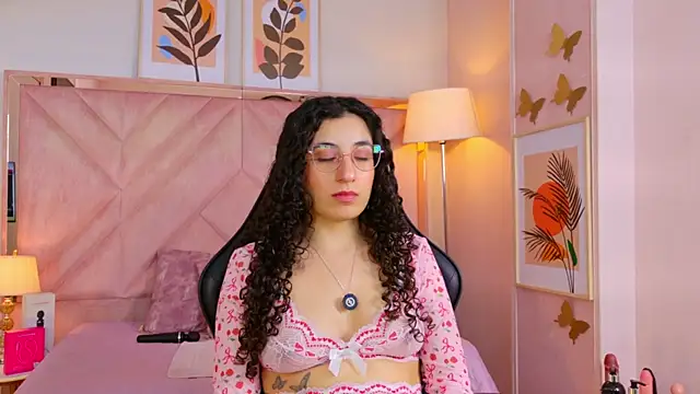 Chat XXX en directo de DemiJones_