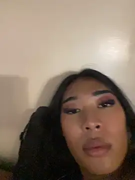 hugecock_tamira's Webcam Show