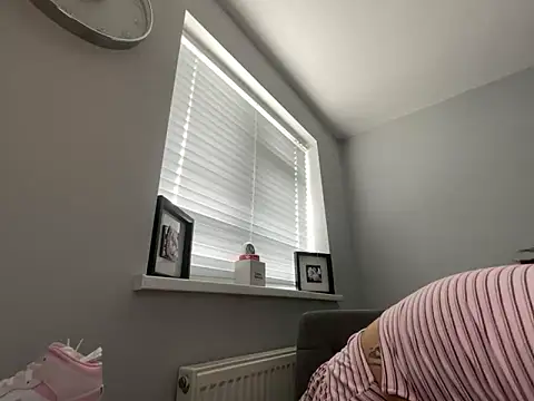 BrunetteBarbieXx_ Live XXX-Chat