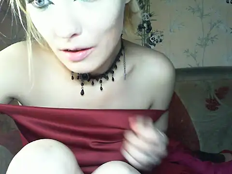 WildMissNiks Adlı Modelin Canlı XXX Sohbeti