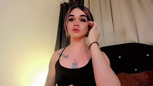 Pokazy przed kamerką – lesly_xx
