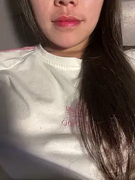 Bella_7777's Live XXX Chat