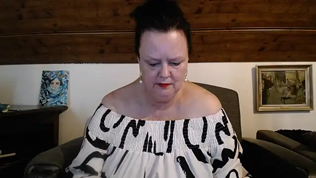 TiffanyMature: онлайн-секс-чат