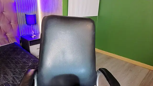 sharlot_hs Live XXX Chat