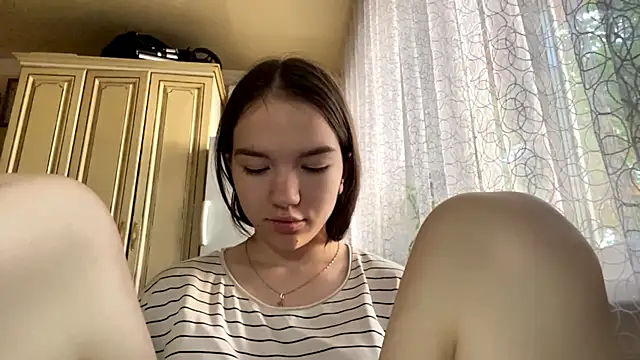 FewerCadre live XXX chat