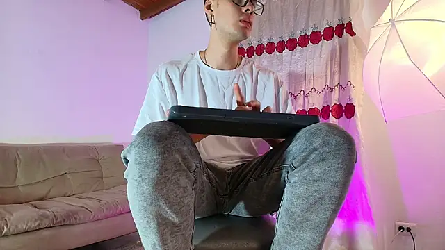 Vlad__night webkamerás műsora