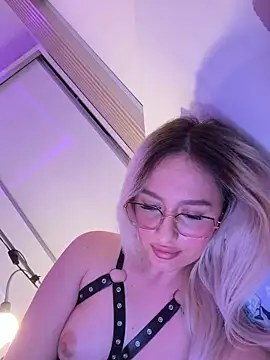 mollyxxx Adlı Modelin Canlı XXX Sohbeti