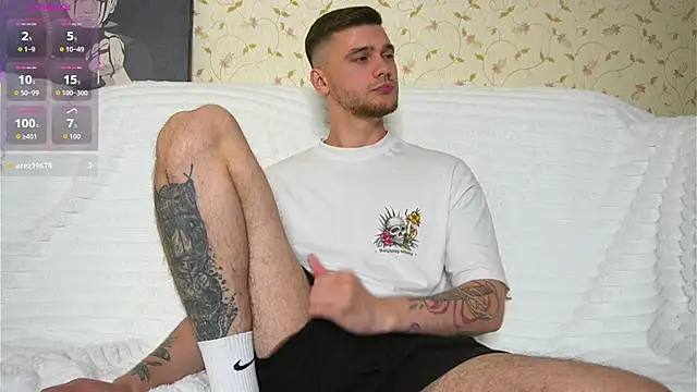 Show modela johnstoneisland na web-kameri