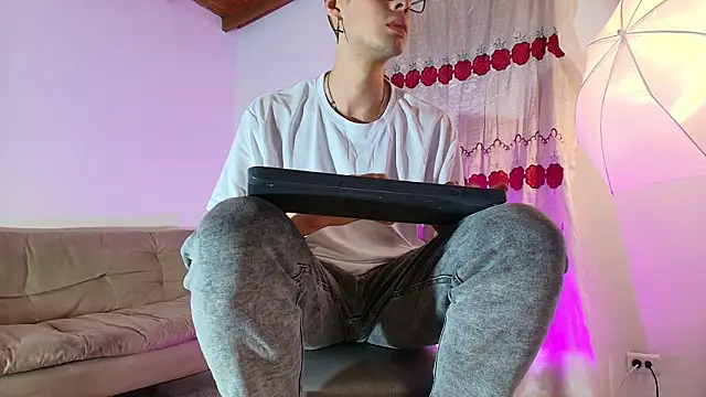 Vlad__night's Live XXX Chat
