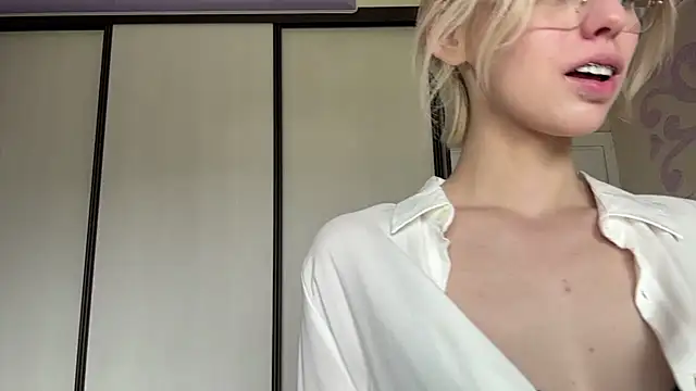 ScarlettRosy's Live XXX Chat