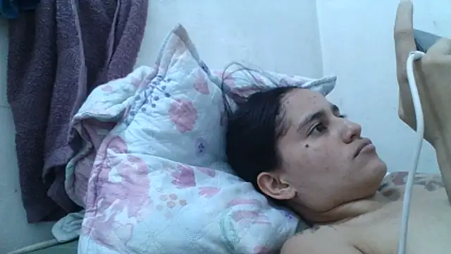 girl_tits' Live XXX Chat