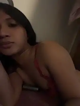 slutty_aki: διαδικτυακό σόου στην κάμερα