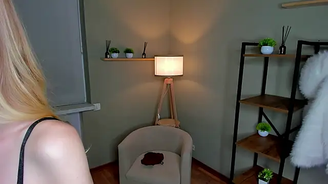 PlushyMood's Webcam Show