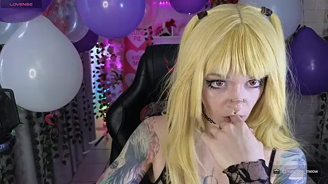 Mee-Meow's Webcam Show
