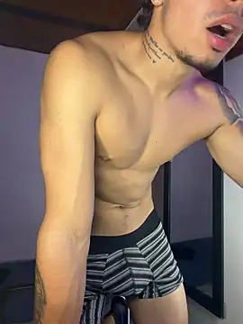 iNoah_sins Pertunjukan Webcam