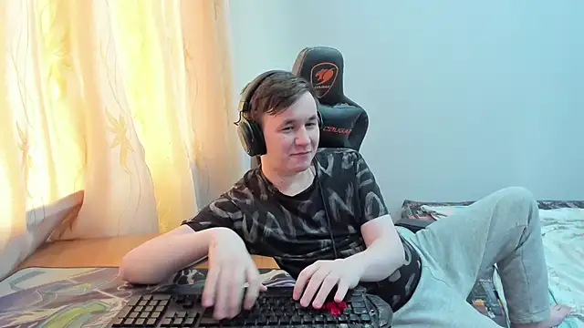 iliaskrislove Chat XXX live