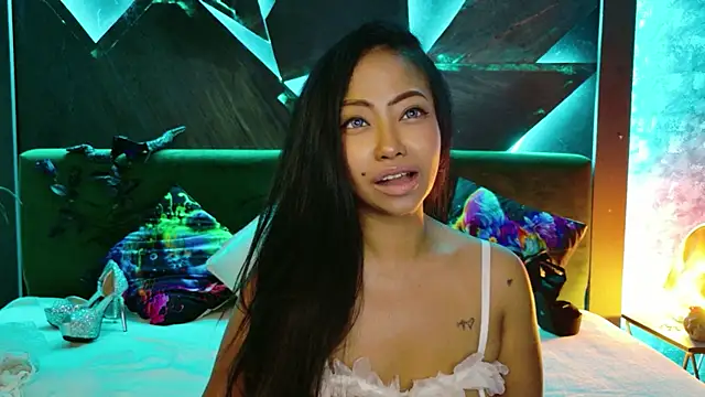 ElyaQuinn's Webcam Show