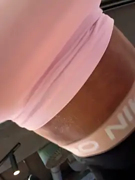 F3ckd0lllucy Adlı Modelin Canlı XXX Sohbeti