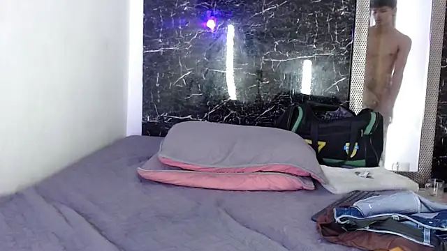 Adrian_Wolfn Live XXX chat