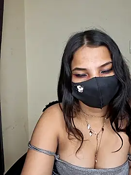 Noor-Bold Show in webcam