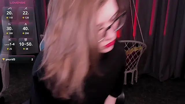 XXX chat uživo modela CathyAdams