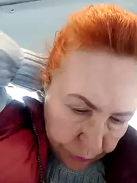 Hottie-Mom's Webcam Show