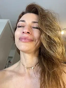 HoneyLove__ Chat XXX live
