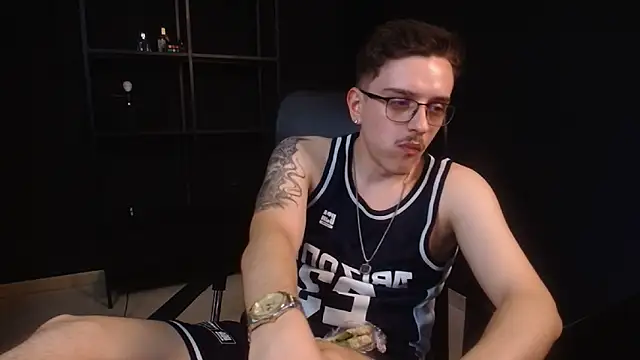 Pokazy przed kamerką – FelixStarkk