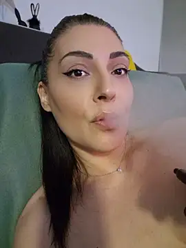 Chat XXX en directo de AryaSummersReal