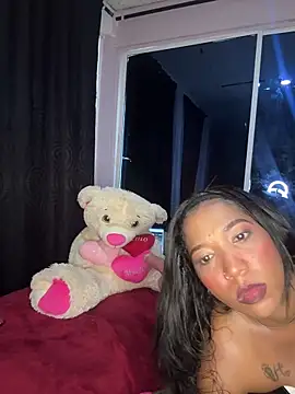 Show modela SaraJennerr na web-kameri